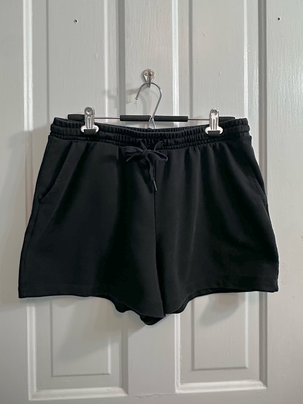 Great Condition! Banana Republic Factory Black Shorts in Size L (3.5” Inseam)